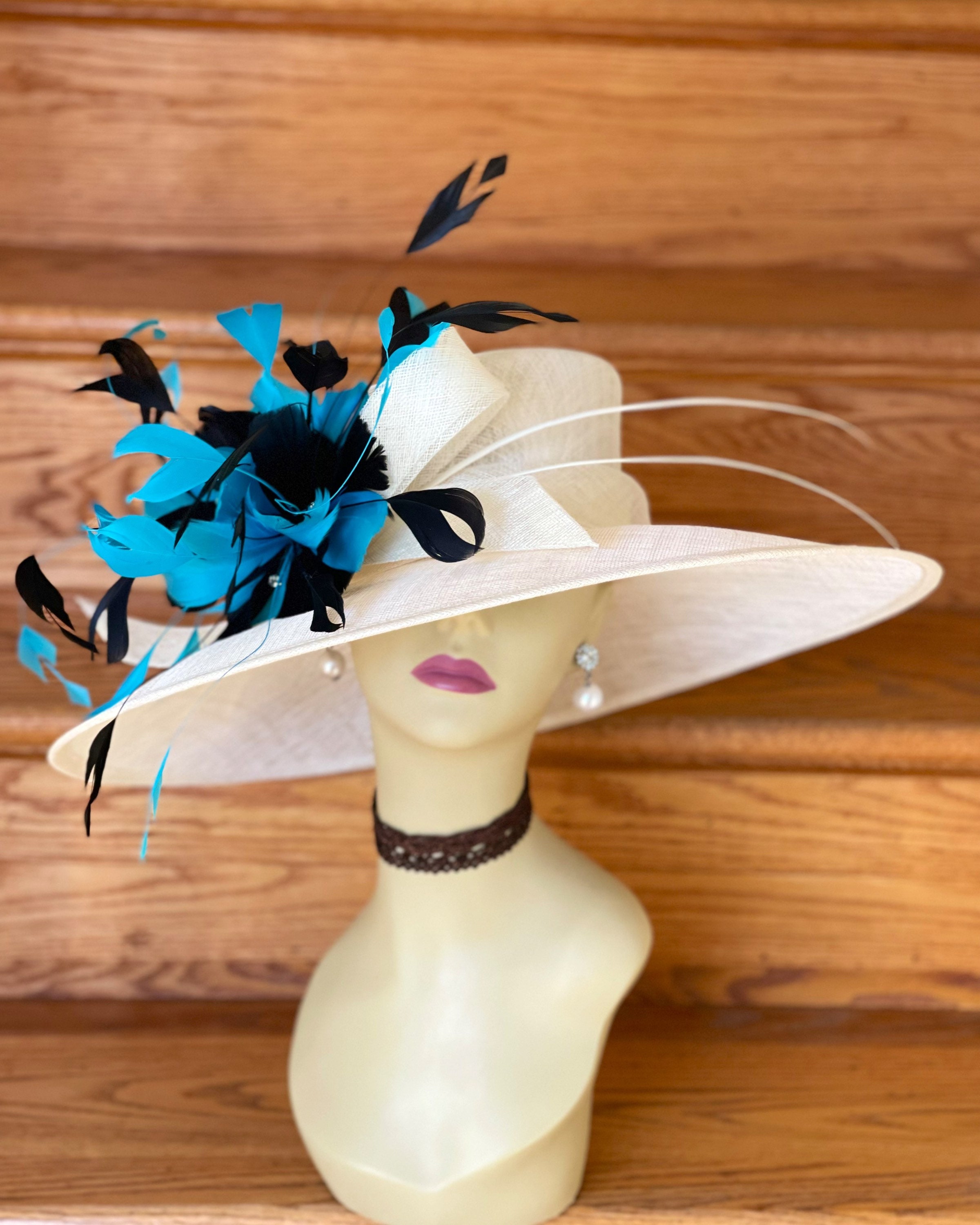 M935 Ivory/white/light Blue Wide-brim Sinamay Hat – Kentucky 