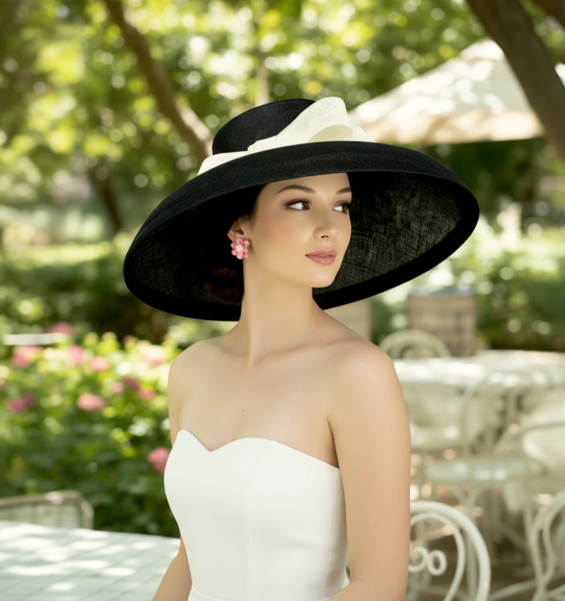 M22025 Black/ivory – Audrey Hepburn Hat | 19.75” Jumbo Wide-brim