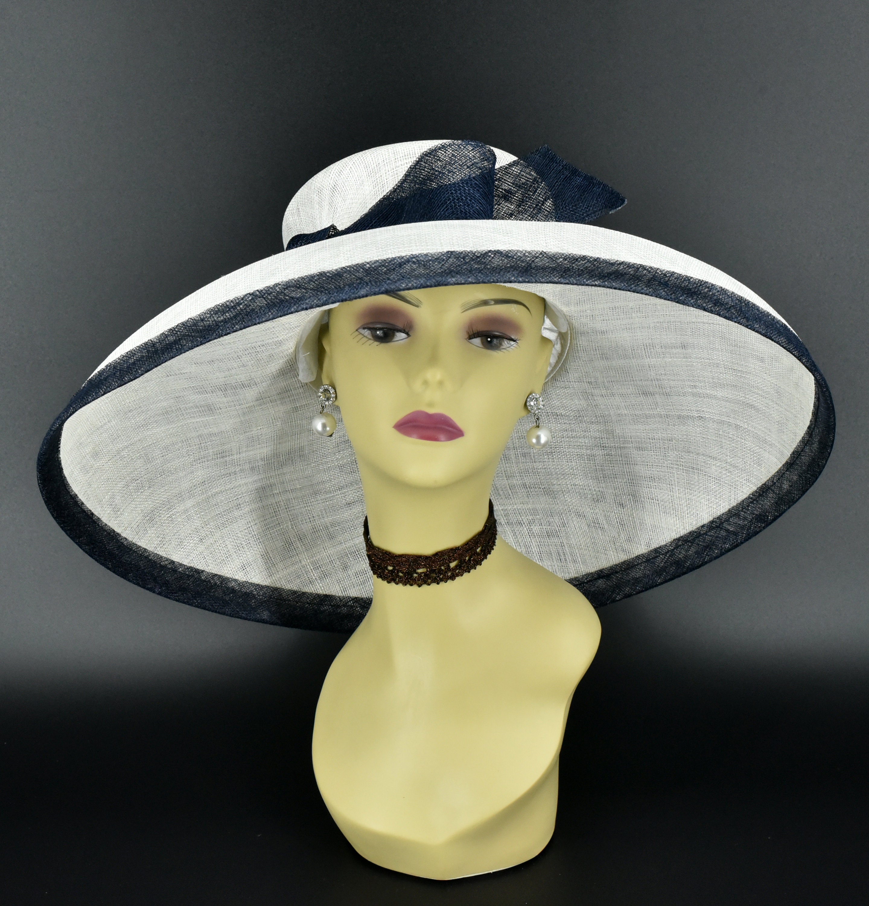 M22025 White Navy – Audrey Hepburn Hat | 19.75” Jumbo Wide-brim