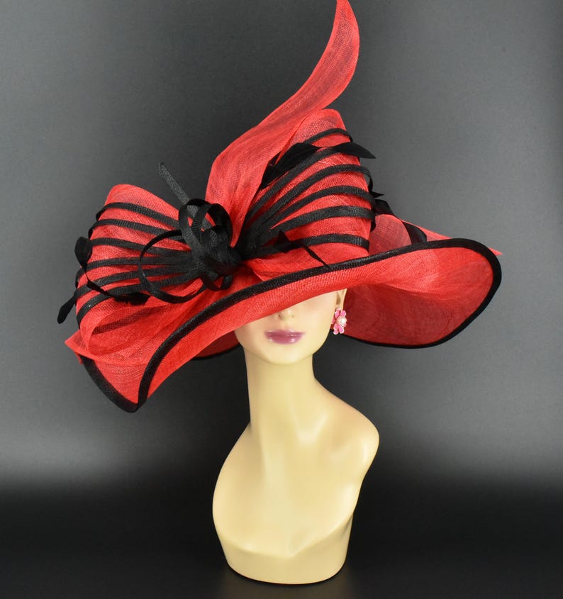 Eleganti cappelli da fascino in bianco e nero FS