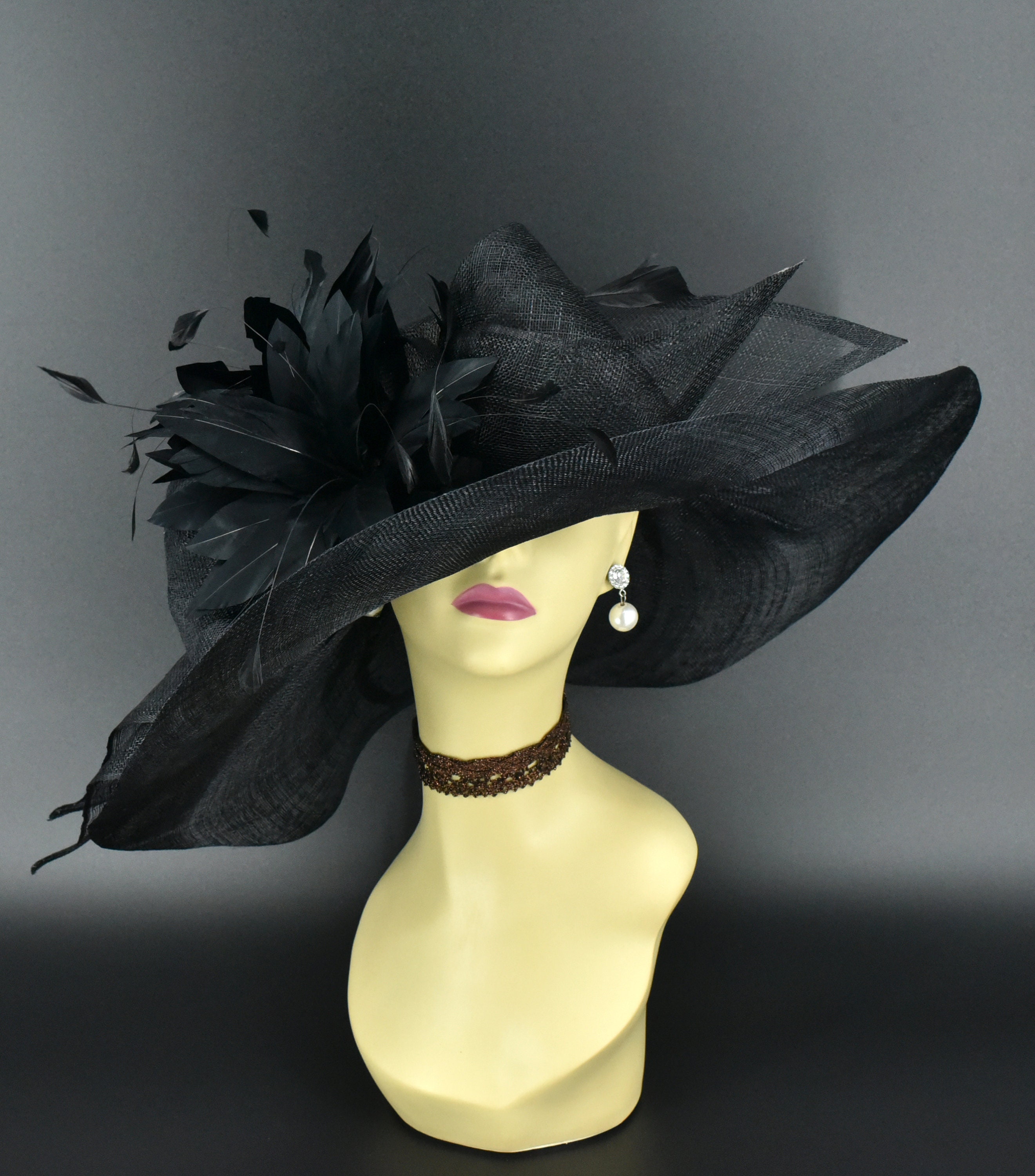 Big top sunday hats