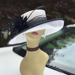 L17( White/Black)Kentucky Derby hat, Church hat, Wedding hat, Easter hat, Tea Party Royal Ascot with feather flower Med Brim Sinamay Hat