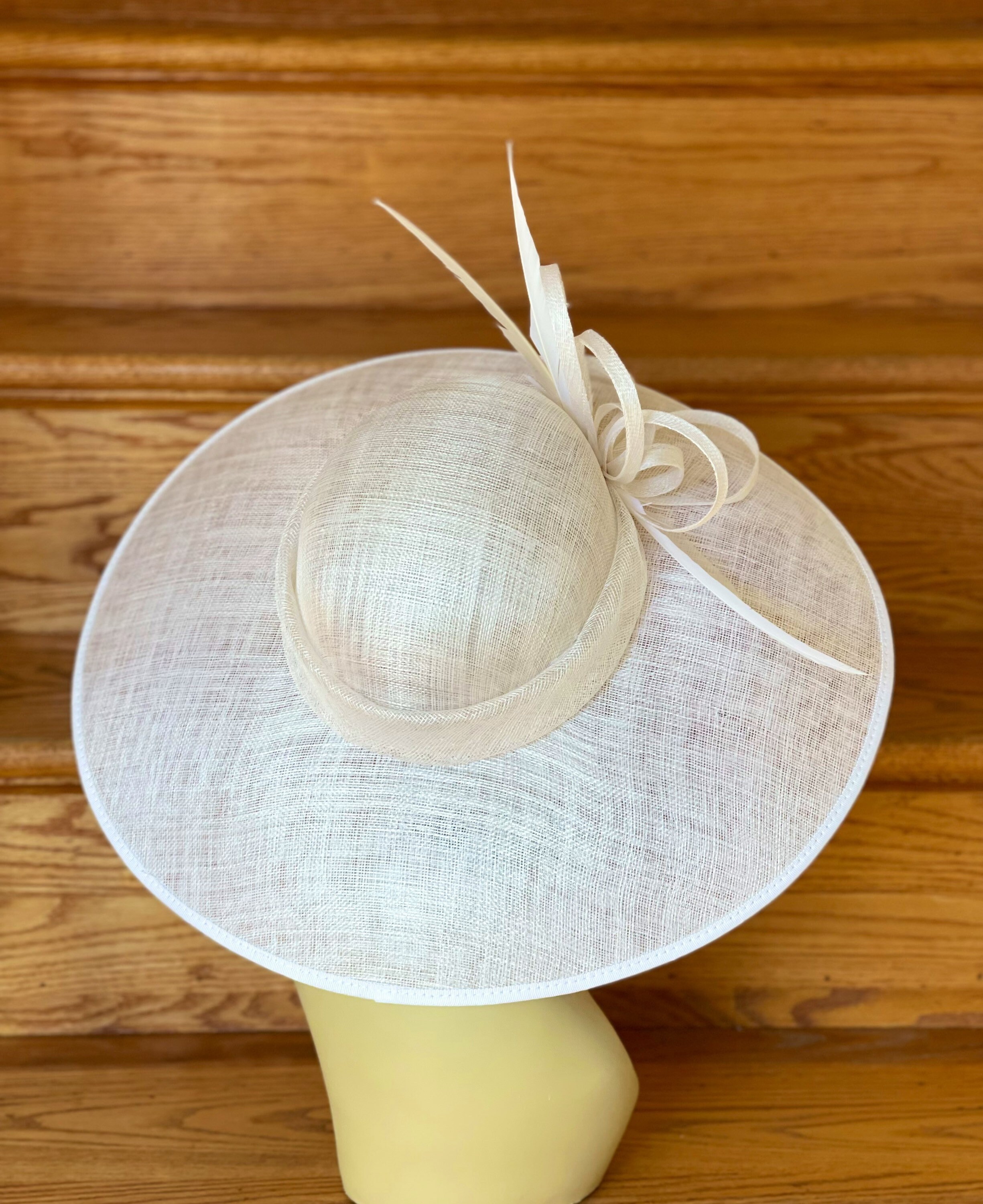Vintage WHITE‎ FEATHER DERBY CHURCH TEA VINTAGE HAT Black and white vintage lace fascinator tilt hat. Chic  main image 2