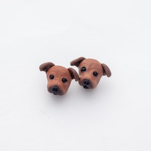 Pendientes Staffy: retrato de mascotas en 3D de arcilla polimérica, pernos prisioneros de perro Staffordshire Terrier, regalo de mamá Staffie, pendientes temáticos de perros para amantes del personal. imagen 5