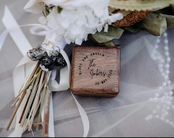 Pet cat bridal bouquet pendant, perfect for brides and pet lover marriages. Personalised dog or cat charm handmade pet memorial for weddings