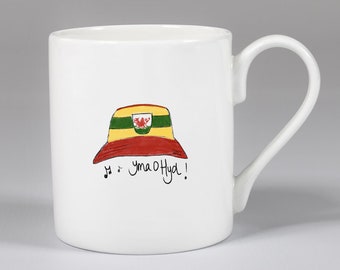 Yma o Hyd Welsh Football Bucket Hat Mug