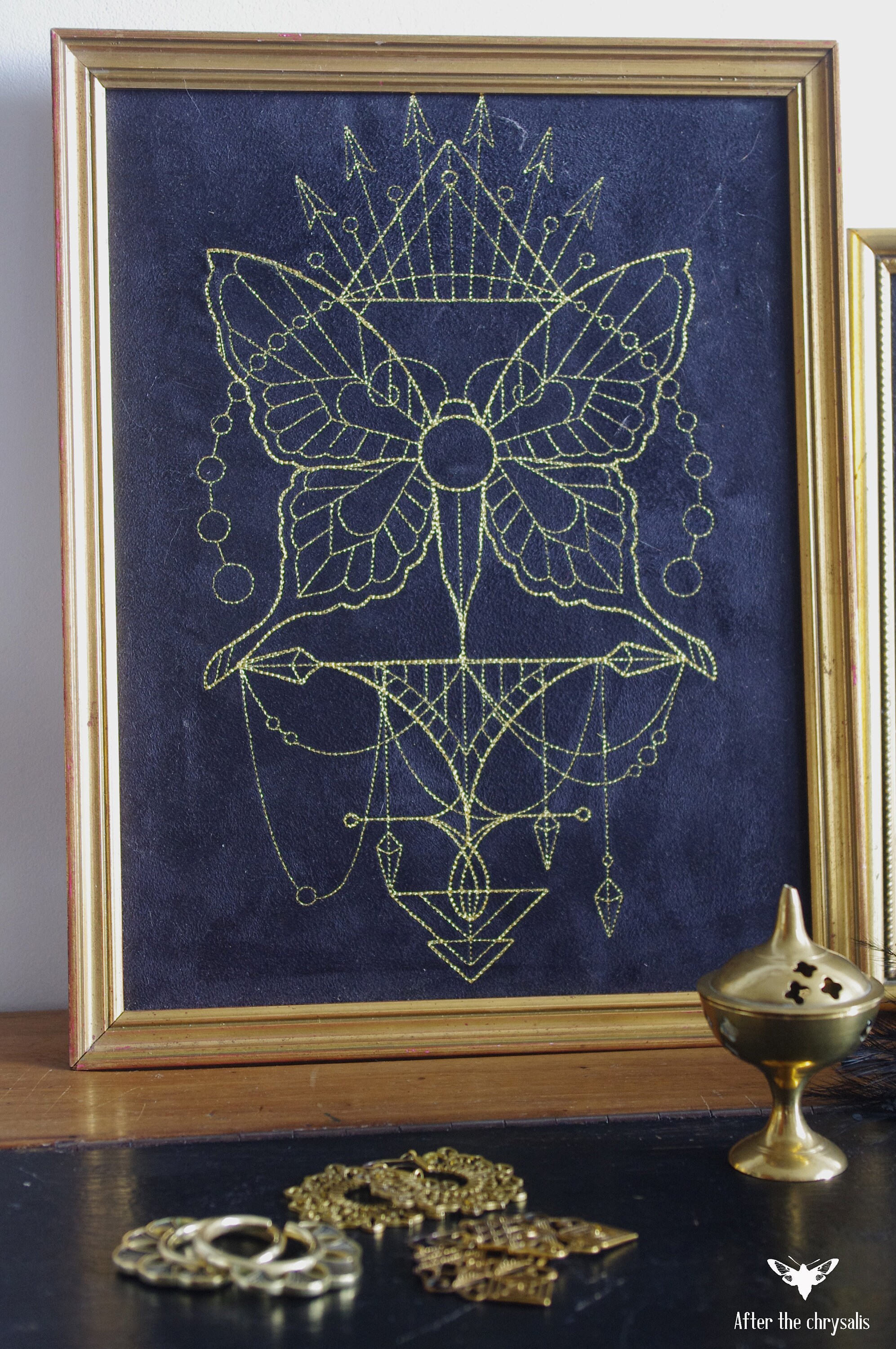 Cadre Doré Brodé Papillon