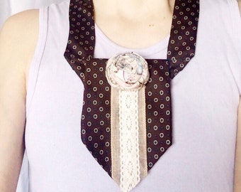 Women's neck-tie accessory