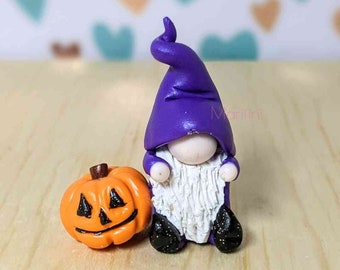 Jack O' Lantern kabouter/miniatuur kabouter Halloween bureau decor/Halloween kabouter dorp plank display/mini paarse kabouter pompoen