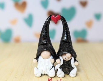 Sparkly Love Gnomes Miniatures: Valentine&#39;s Day Tiered Tray Decor