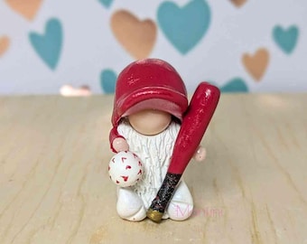 Gnomo de béisbol: Colores personalizados del equipo / Decoración de escritorio deportiva en miniatura / Gnomo deportivo coleccionable / Decoración de aldea de gnomos hecha a mano
