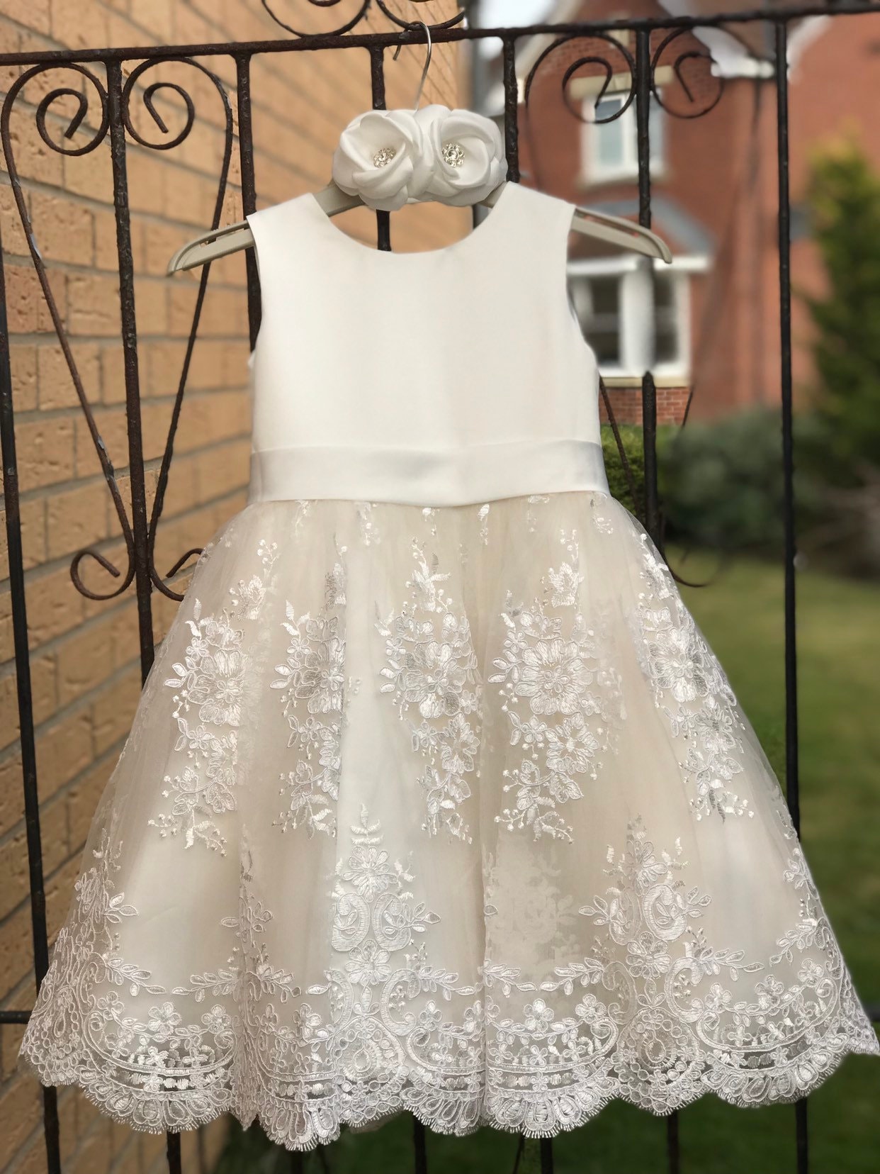 Lovely Champagne Lace Tulle Flower Girl Dresses Lovely Champagne Lace Tulle Flower Girl Dresses