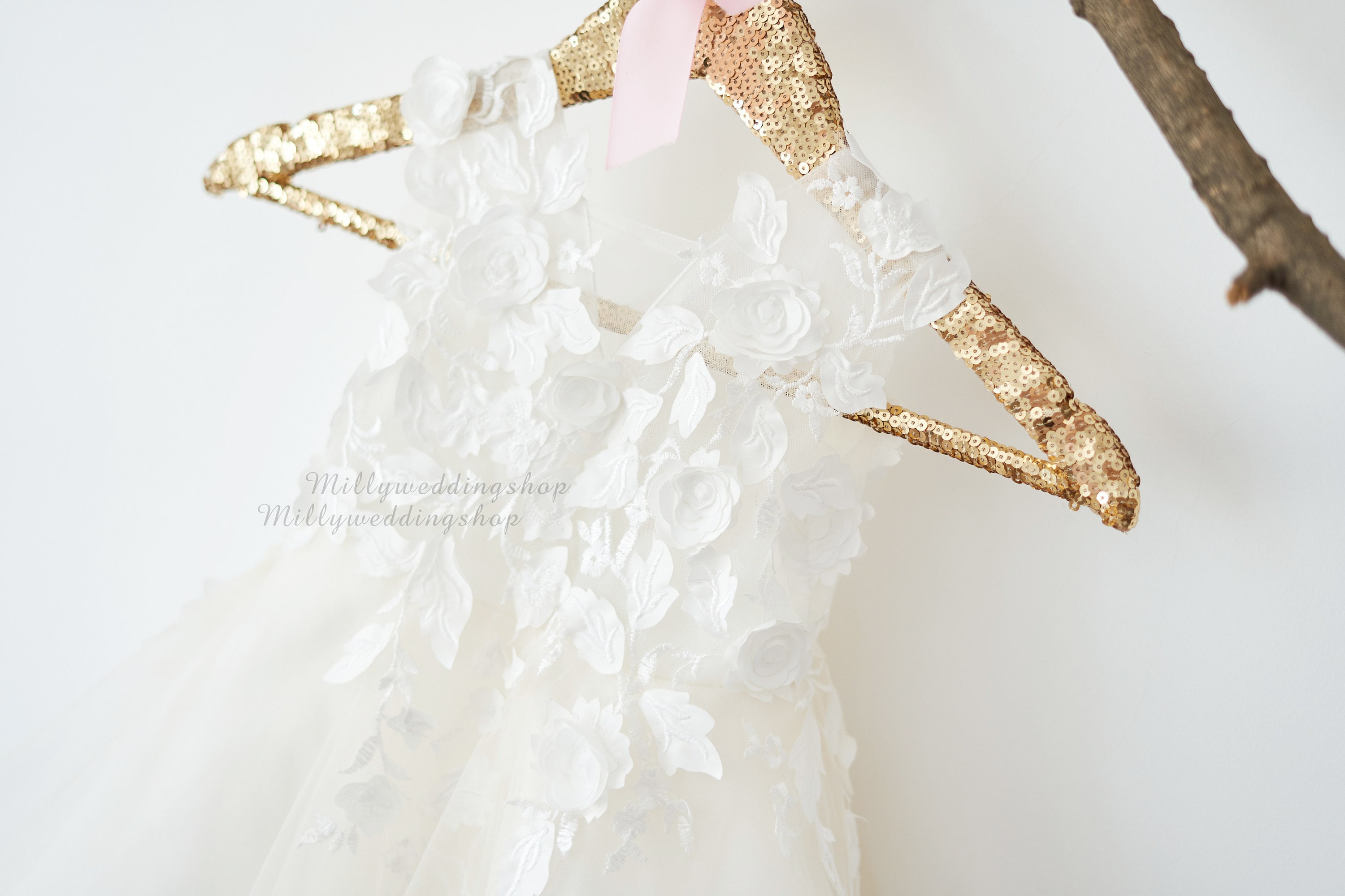 Simple V-neck Ivory Lace Tulle Flower Girl Dresses Simple V-neck Ivory Lace Tulle Flower Girl Dresses