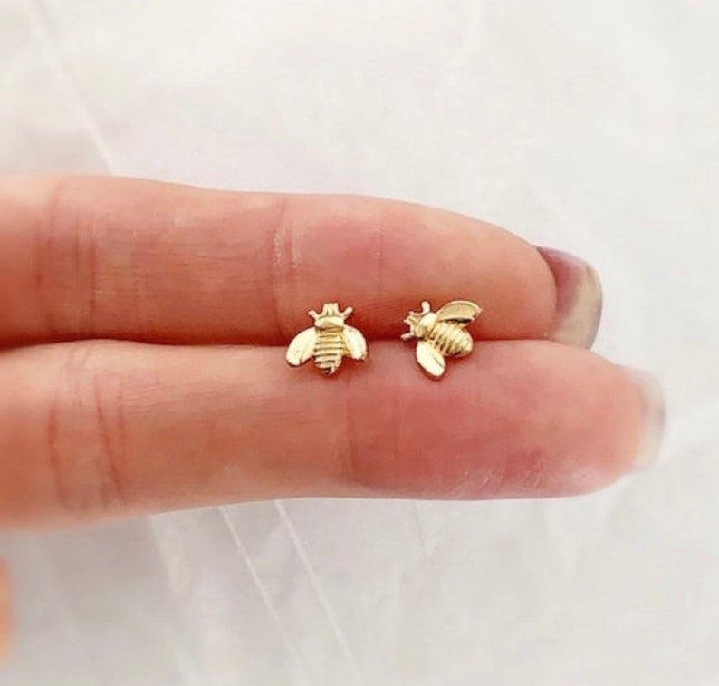 14K Gold Bee Earrings Everyday Earrings Stud Earrings Etsy