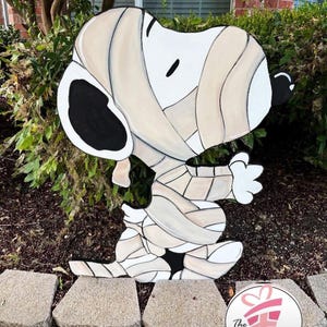 wooden handmade Halloween  peanuts characters, yard decor, Halloween decorations, snoopy, Charlie Brown, Halloween decor.