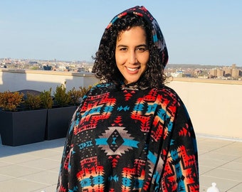 Zoofleece Black Red Southwestern Aztec Tribal Indian American Hooded Women’s Poncho Cape