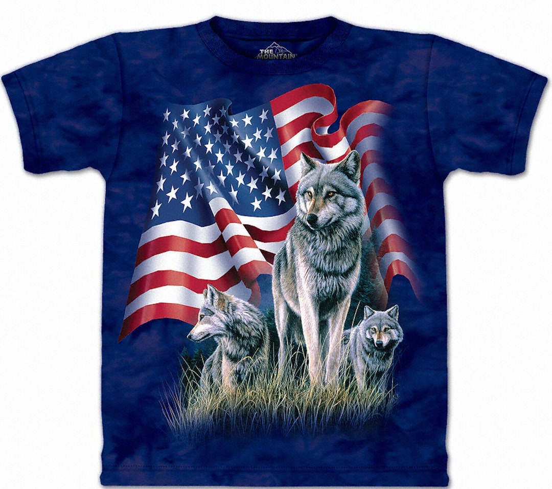 Wolf American Flag Howling Wild Wolves Pack Loyal Gray Wolf Dog Freedom Animal Gift the Mountain