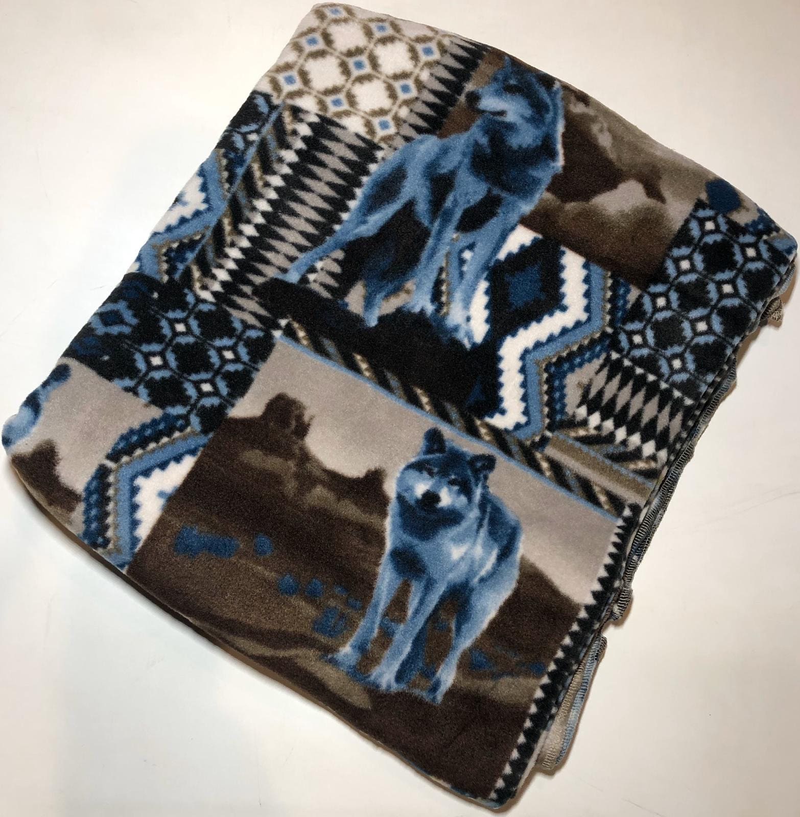 Blue wolf blanket hotsell