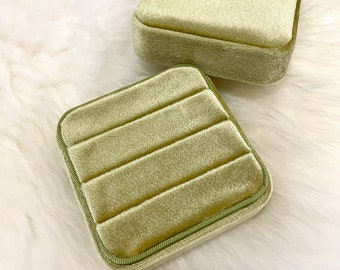 Green Olive Velvet Ring Box Holds Up To 9 Rings and Earrings Luxury Keepsake Jewelry Box Display For Travel and Storage