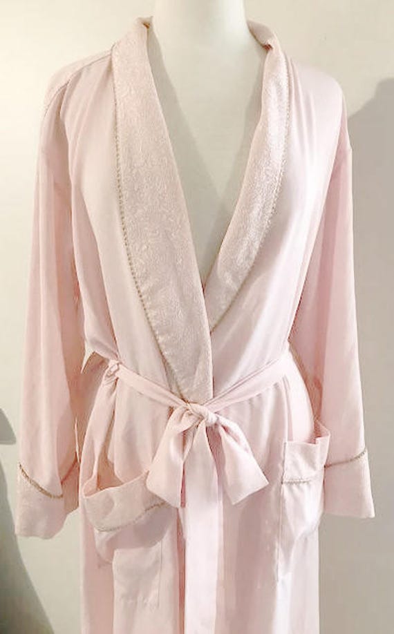 Beautiful and Elegant Victoria Secret's Pink Robe… - image 1