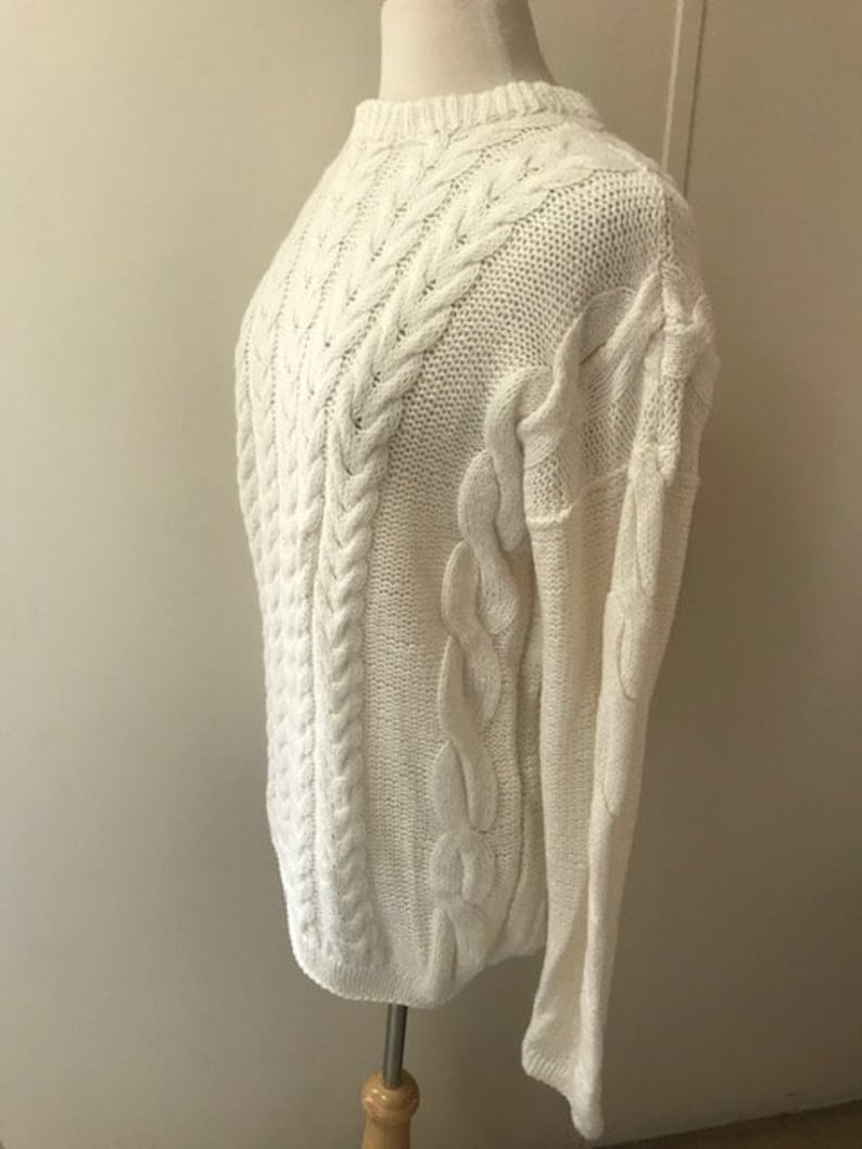 Vintage Women/'s Sweater Winter Sweater Beautiful Off White Pullover Sweater Long Knitted Pullover Fit Medium-Large