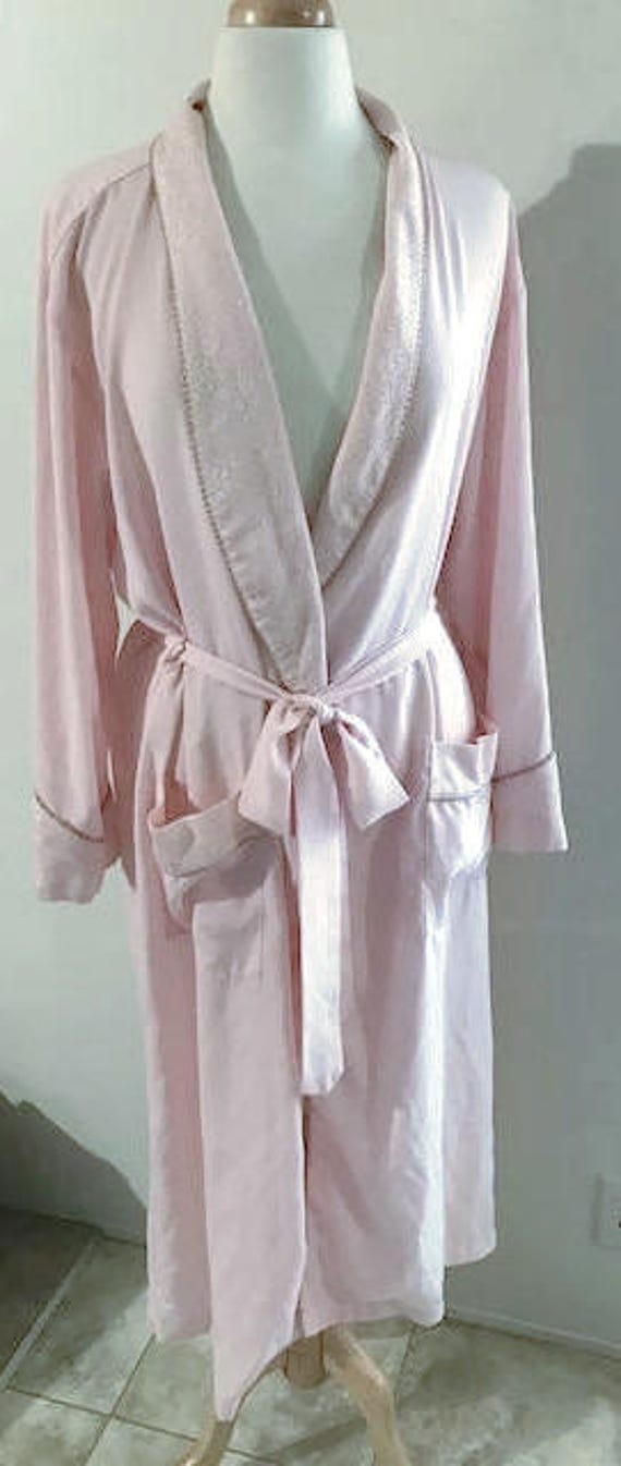 Beautiful and Elegant Victoria Secret's Pink Robe… - image 2