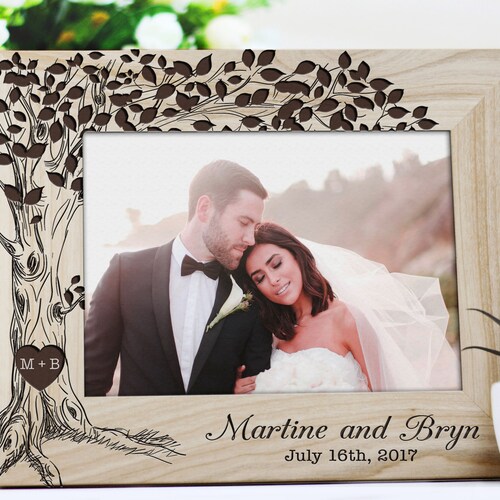 Oaktree Gifts Wooden Mr & Mrs Photo Frame with Gold Print 6 x 4 Oaktree Gifts Wooden Mr & Mrs Photo Frame with Gold Print 6 x 4