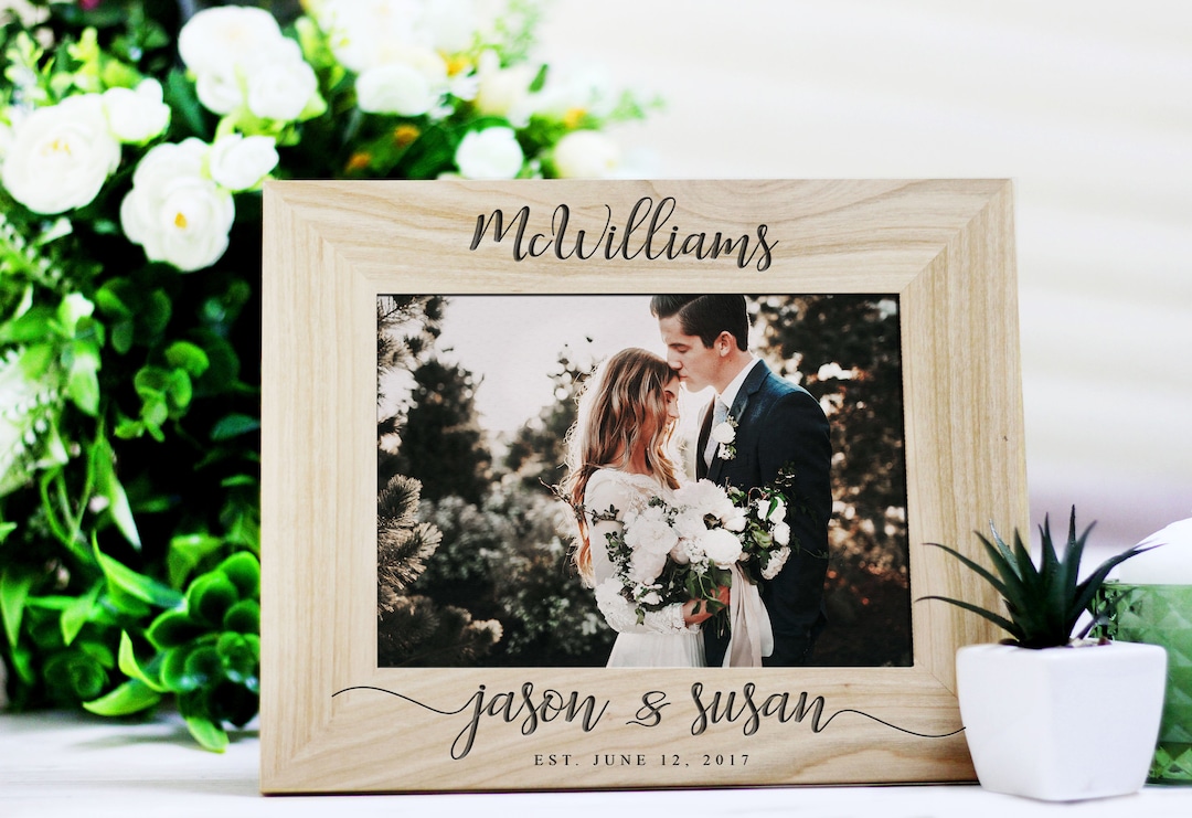 Wooden Sign just Married With Custom Names and Date / Wedding Car Decoration  / Calligraphic Rustic Wood Wedding Car Decor 