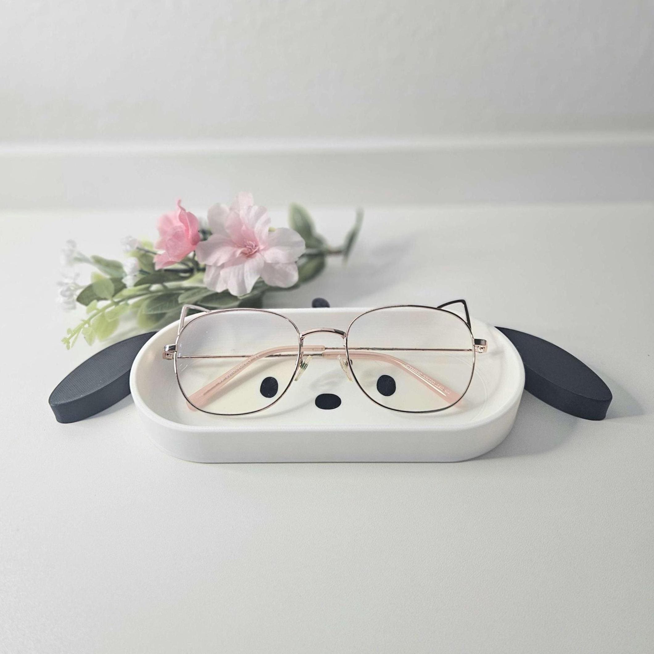 Pocha Black and White Puppy Glasses Holder Tray//Accessories for eyeglasses or sunglasses//3d printed desk organizer//Free gift included