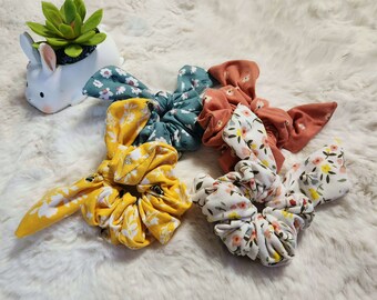 Spring Flower Unbreakable Scrunchie with Bow // Stretchy, Thick Hair Accessory