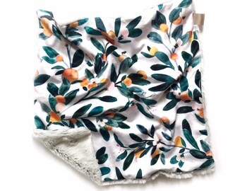 Schöne Kuscheldecke, lovie, Babydecke, Sicherheitsdecke, grüne Babydecke, Baby Reisedecke, Baby Geschenk, Clementinen, Minky Decke