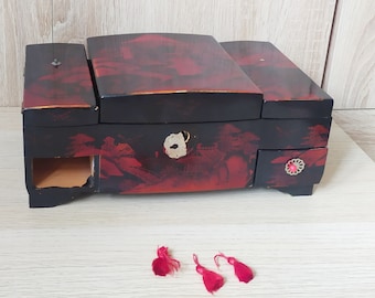 Vintage 1950s Japanese Lacquered Music Box Jewelry Box