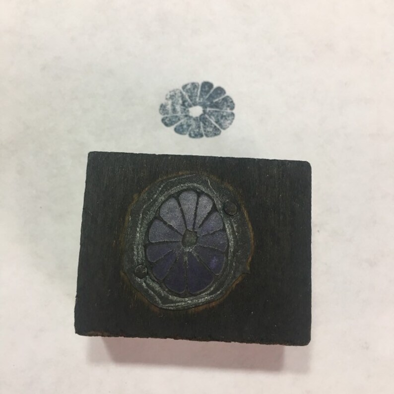 Vintage antique printing blocks flag big compass flower?