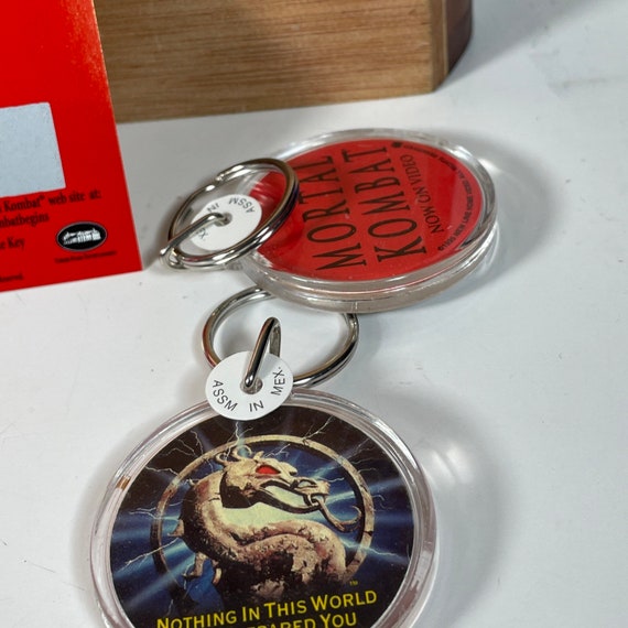 Vintage Mortal Kombat Keychains Flying disks & sc… - image 2