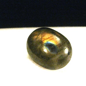 Labradorite Cabochon ~ Feldspar Cabochon ~ Spectrolite Cabochon ~ 22mm x 15mm x 7mm depth ~ 37 carats