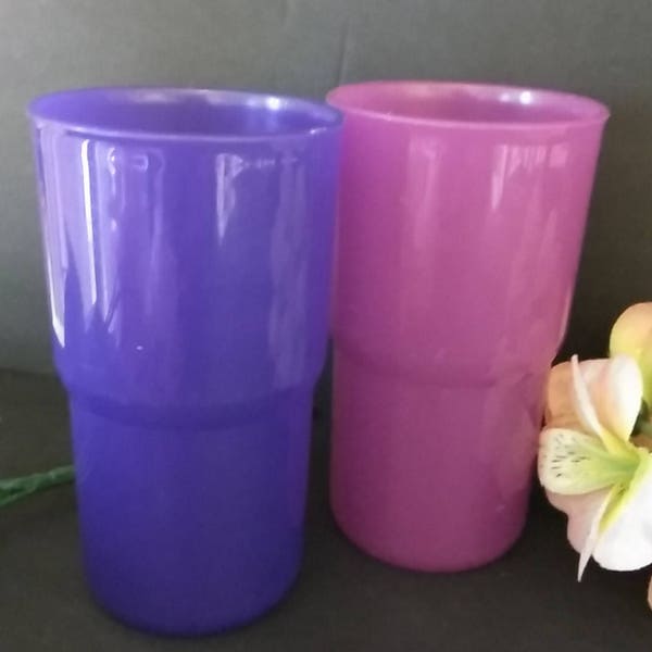 2 TUPPERWARE 2412Tumblers 12oz     PreOwned  in Excellent Condition