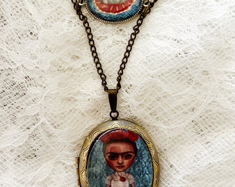 Frida fortune teller necklace