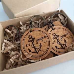 Custom Round Keychain With Business Logo,  Personalised Wooden Custom Keychain, Engraved Keyring With Custom Text, Business gift.