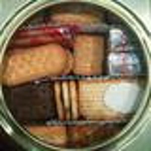 Khong Guan Biscuits Red Segi Assorted, 1600 gr 56.4 Oz image 5