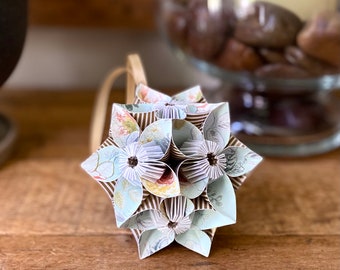 Kusudama Flower, Origami Flower, Paper Flower Ornament, Paper Flower, Room Decor, Paper Flower Ornament, Flower Kusudama