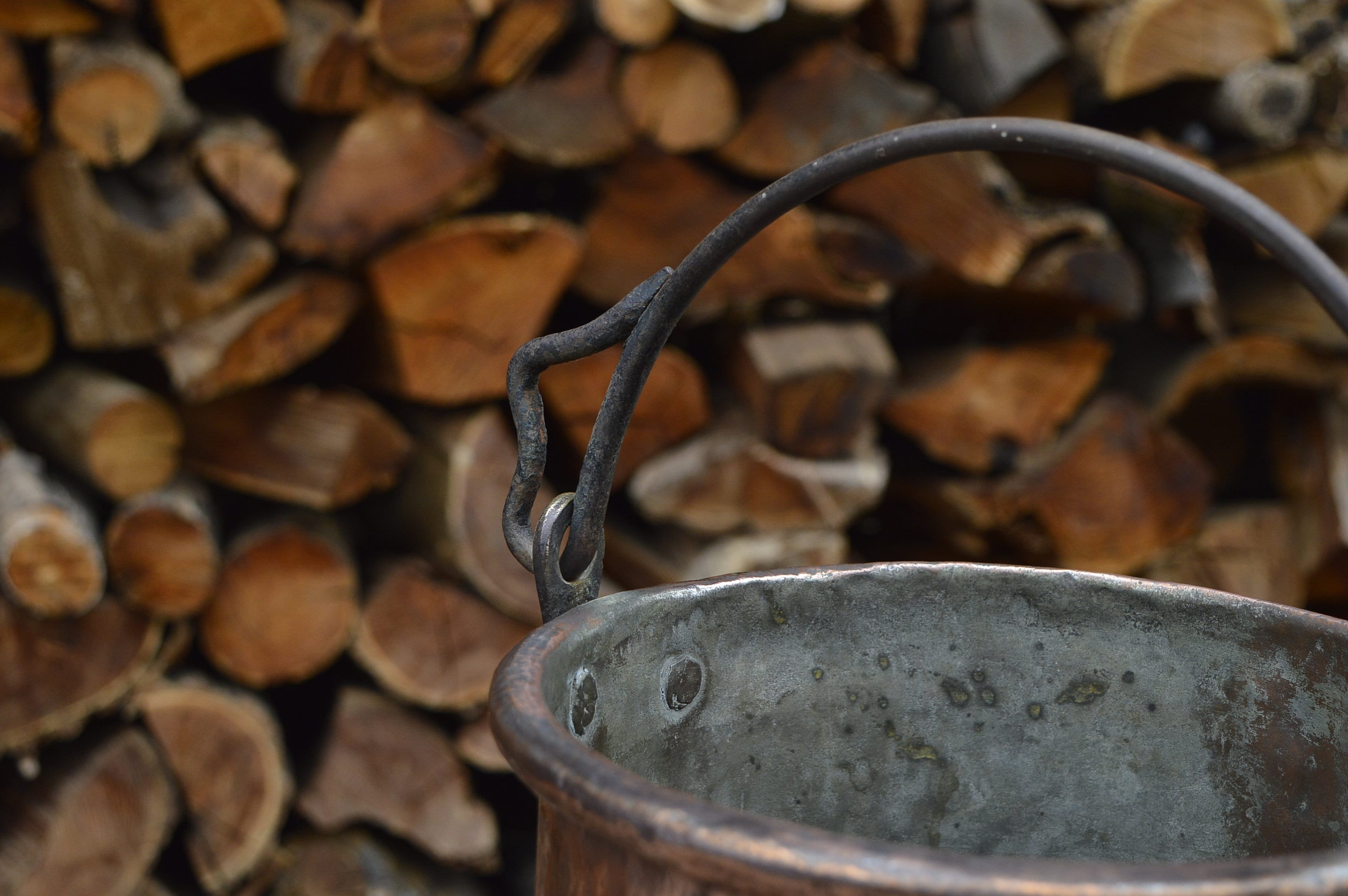 アンティーク　銅製　味わい深いバケツ てづくり アンティークの手作り銅製バケツ、ポット、花瓶 - Etsy 日本