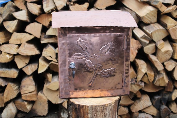 Sujet en bois médium - Houx trois feuilles percées - 3,6 x 4,5 cm