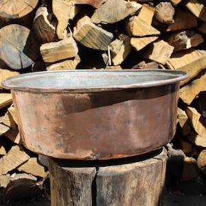 Jarrón, jardinera, platillo, gran recipiente en cobre antiguo hecho a mano artesanalmente.