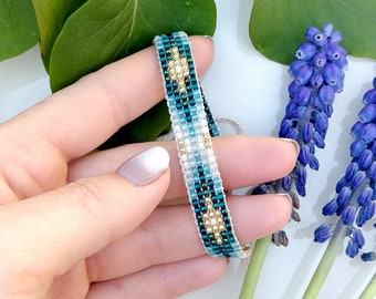 Beaded Bracelet with Toho seed bead, white, green, gold,  jewelry for woman, boho style, bohemian and folk, handmade
