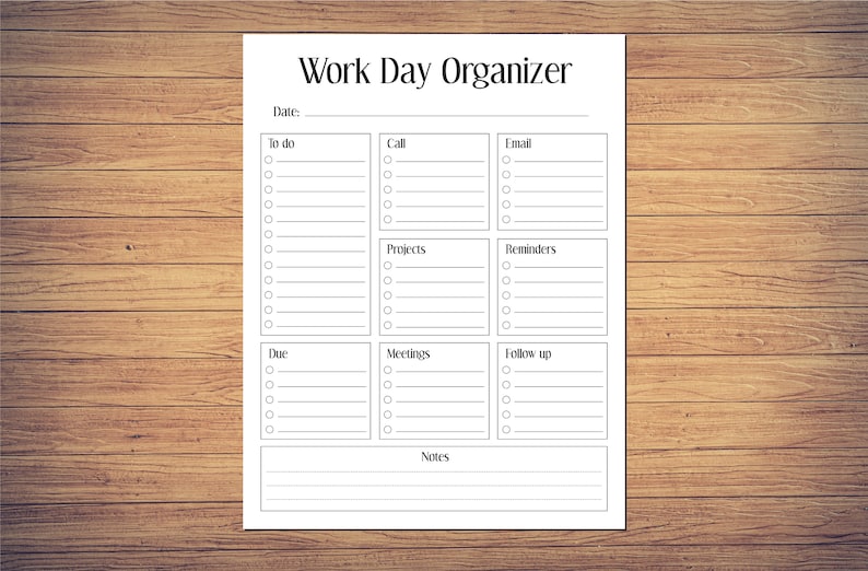 Pu&ograve; includere: Un organizzatore di giornata lavorativa stampabile con sezioni per da fare, chiamare, e-mail, progetti, promemoria, scadenze, riunioni, follow-up e note.