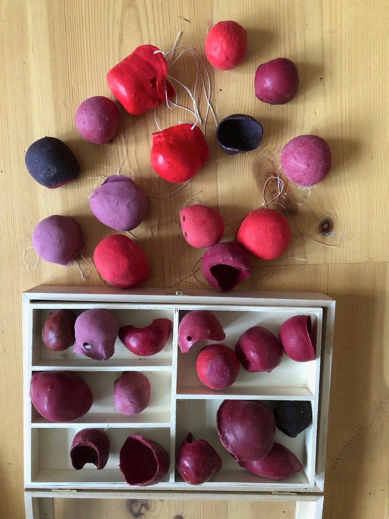 Tutti Frutti : Batch of 10 clown noses . Ensemble de 10 nez de clown , tous différents image 3