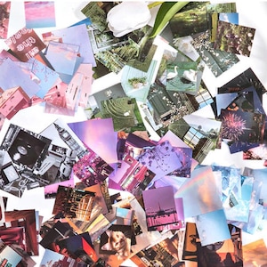 Może przedstawiać: Zbiór kolorowych, wzorzystych i fotograficznych kwadratów papieru. Kwadraty przedstawiają różne obrazy, w tym kwiaty, miejskie krajobrazy i fajerwerki. Kwadraty są rozrzucone na białej powierzchni.