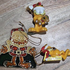 Vintage Garfield Christmas Ornaments Set – 1980s Garfield Santa, Teddy Bear & Russell Stover Collectibles