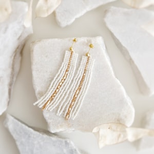 Ivory pearl white and gold beaded tassel earrings / Long dangle fringe earrings / Boho bridal earrings / Wedding statement stud earrings