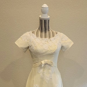 wedding gown, vintage, wedding dress, vintage wedding dress, gown, bridal gown, lace, victorian, steampunk, mori, midcentury, goth, gothic